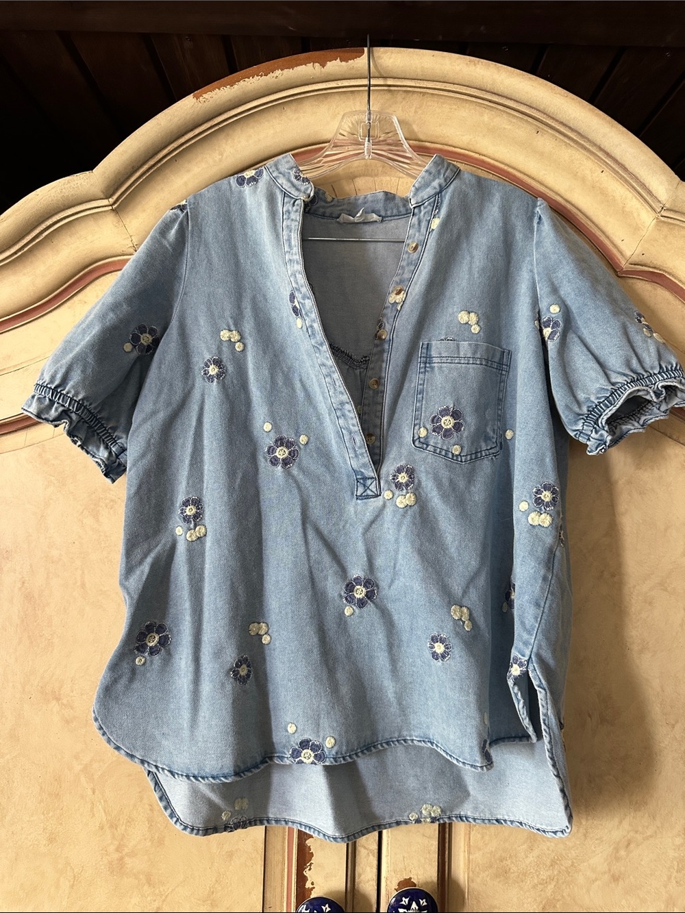 Easel Embroidered Denim Floral Pullover Blouse - Light Blue size Small